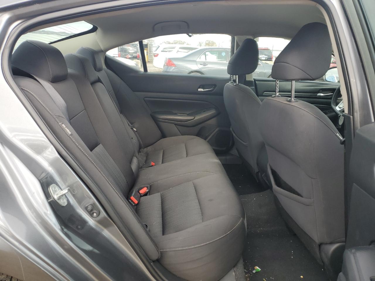 2020 Nissan Altima - Image 11