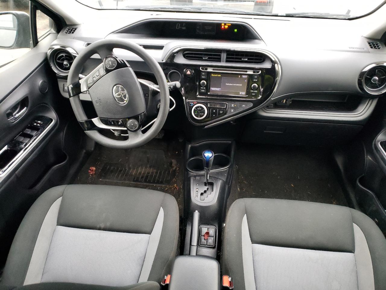 2018 Toyota Prius - Image 8