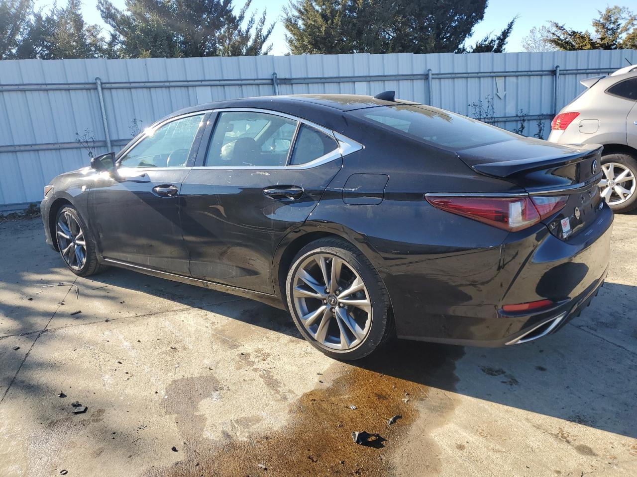 2019 Lexus ES - Image 2