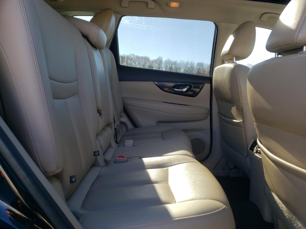 2017 Nissan Rogue - Image 11