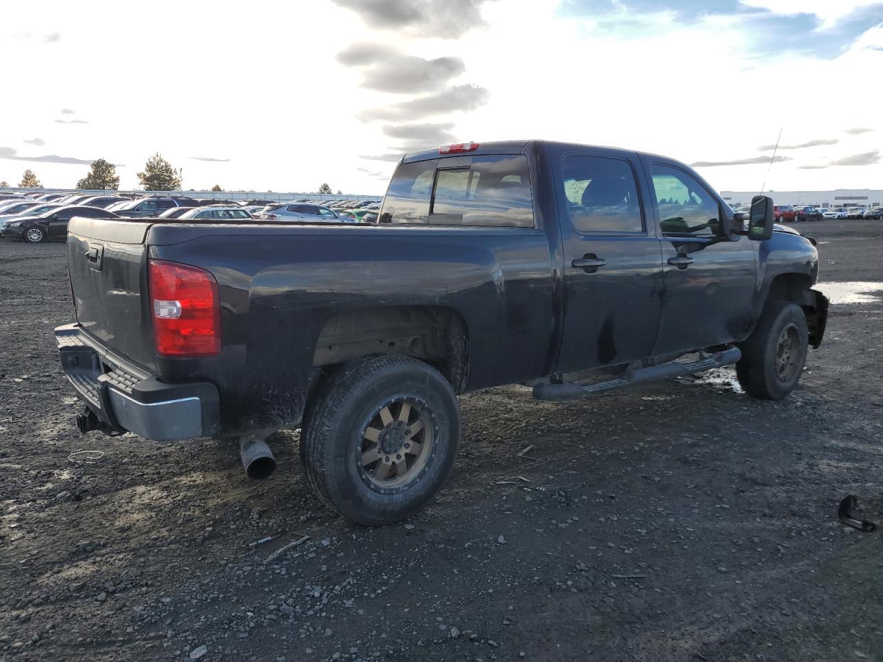 2012 Chevrolet Silverado - Image 3