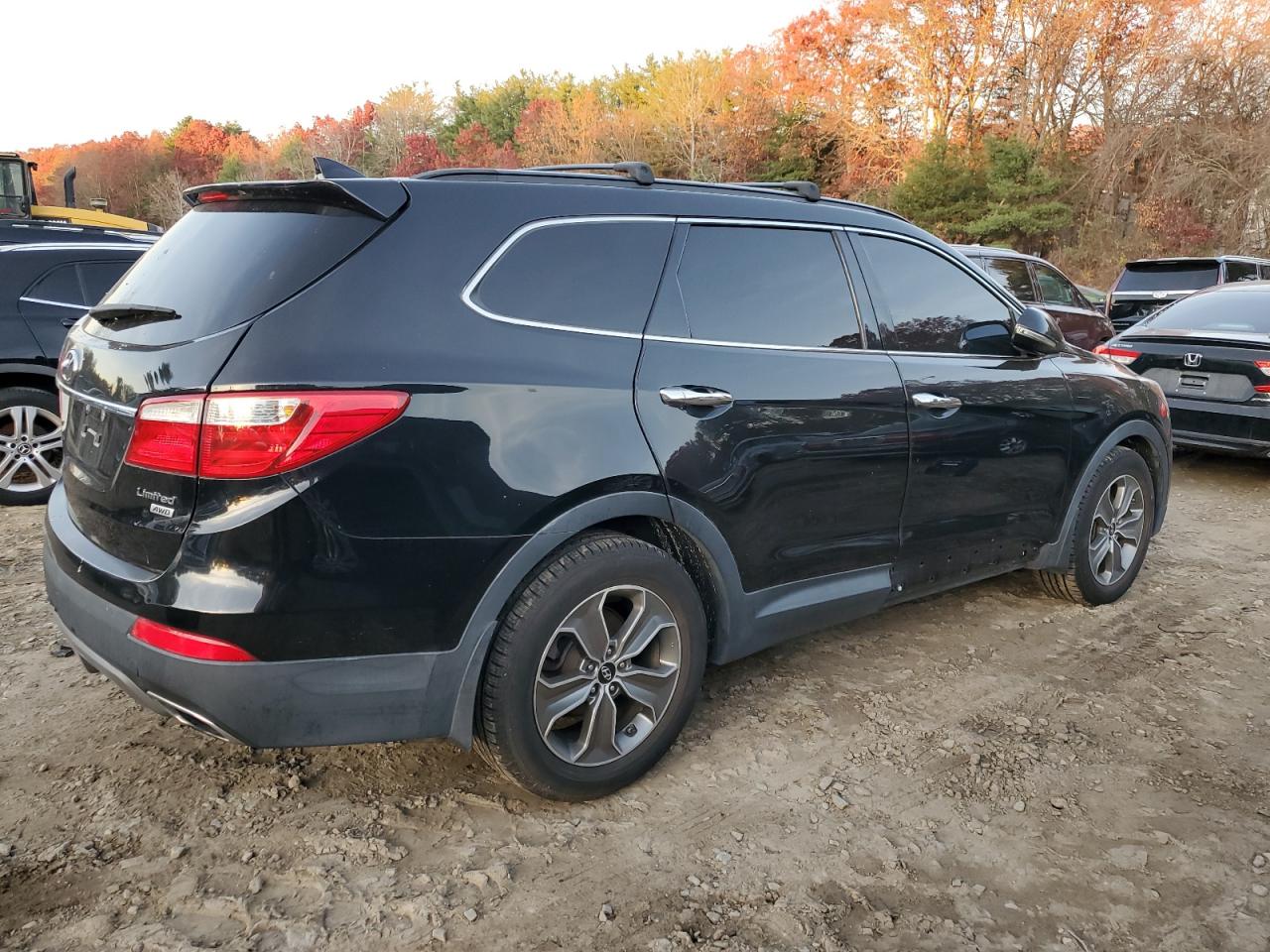 2014 Hyundai Santa Fe - Image 3