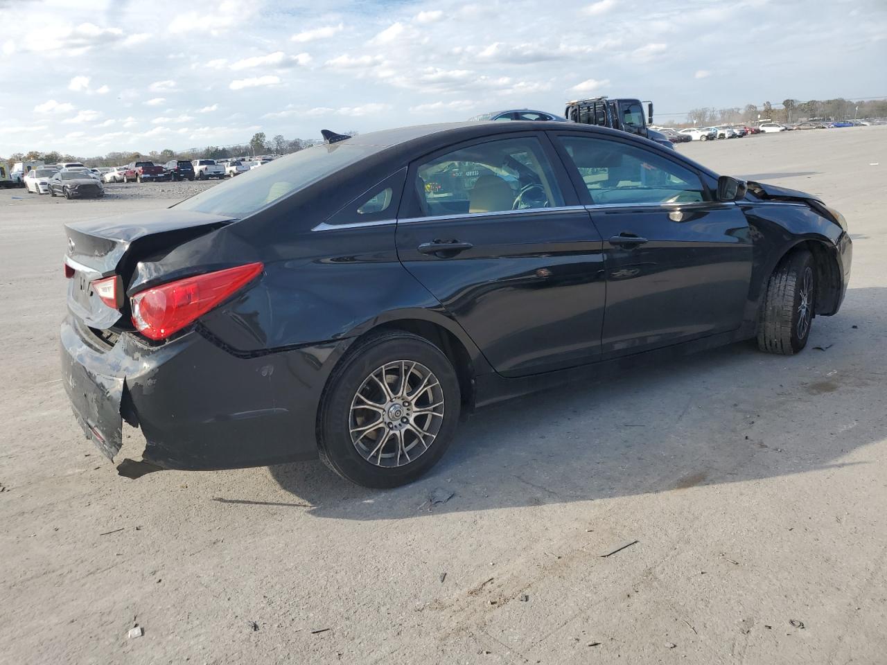 2011 Hyundai Sonata - Image 3