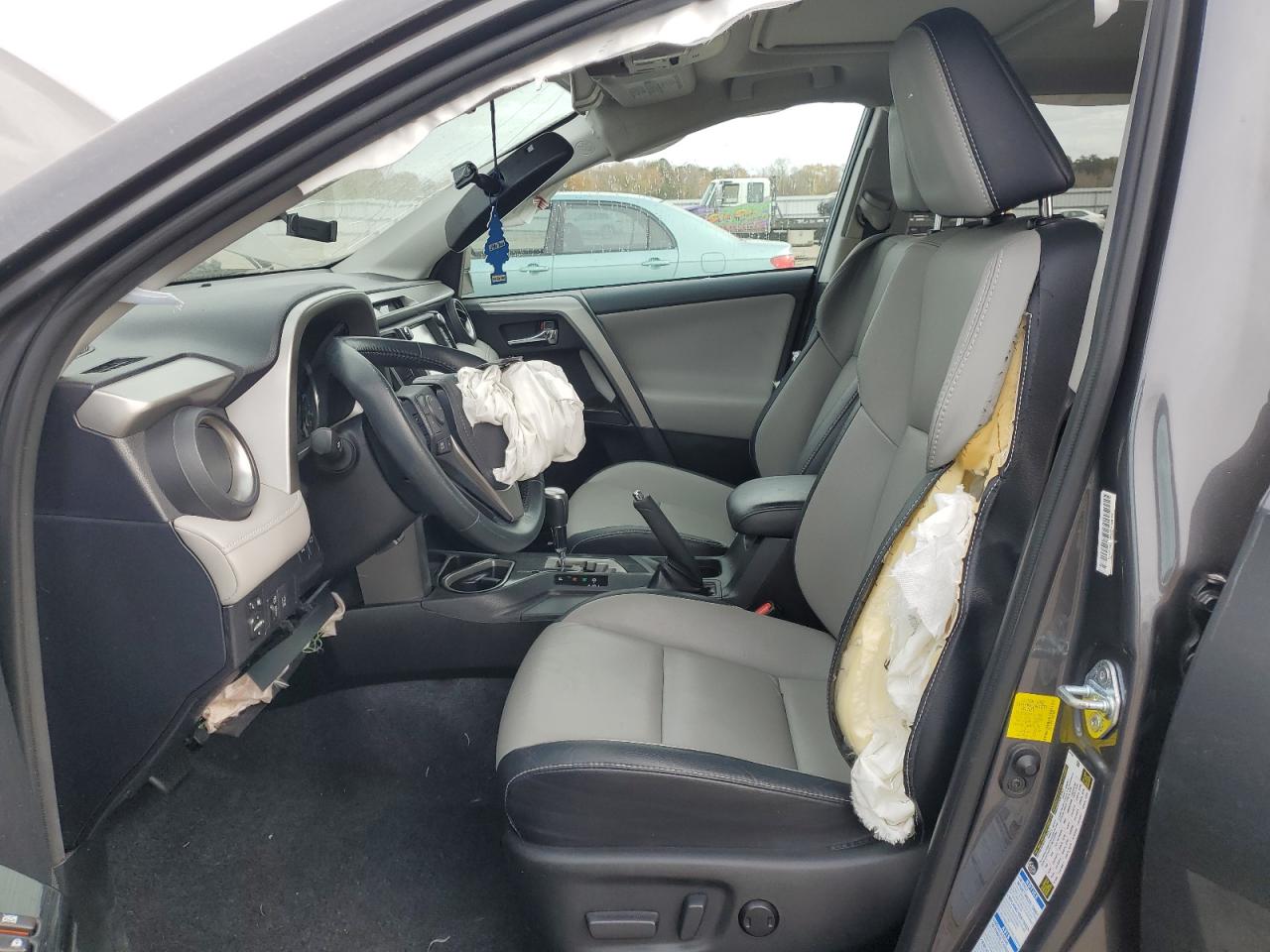 2016 Toyota RAV 4 - Image 7