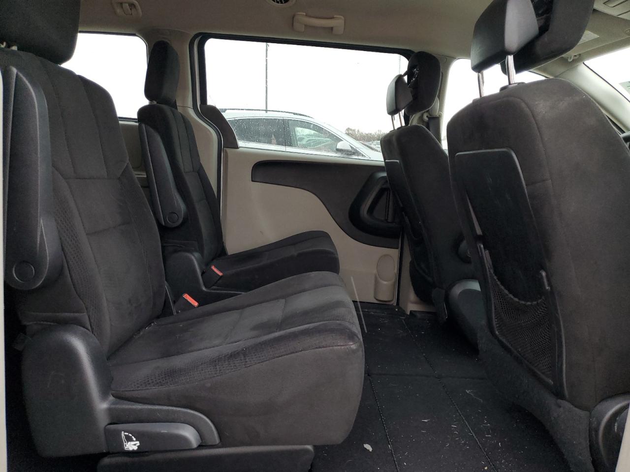 2011 Dodge Caravan - Image 11