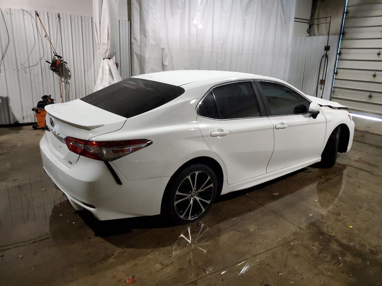 2018 Toyota Camry - Image 3