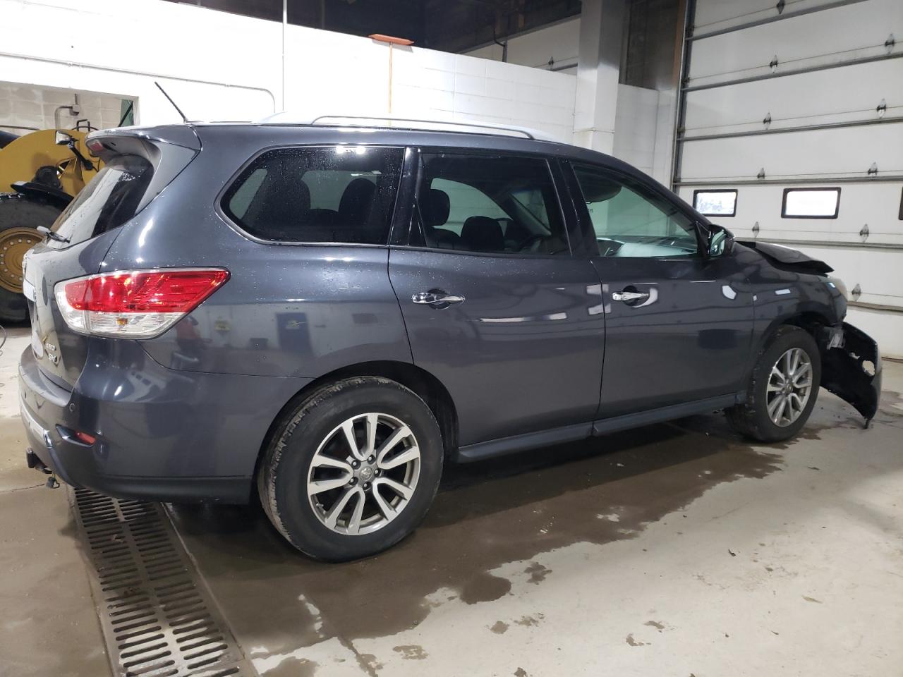 2013 Nissan Pathfinder - Image 3