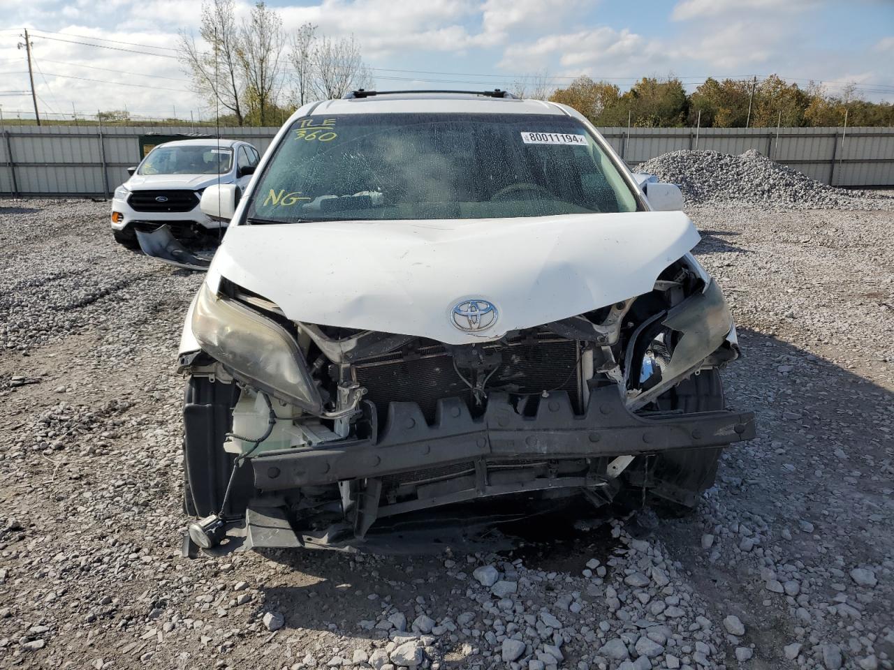2014 Toyota Sienna - Image 5