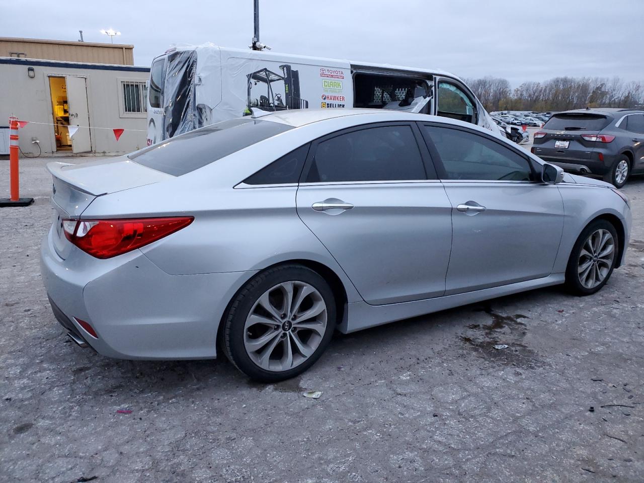2014 Hyundai Sonata - Image 3