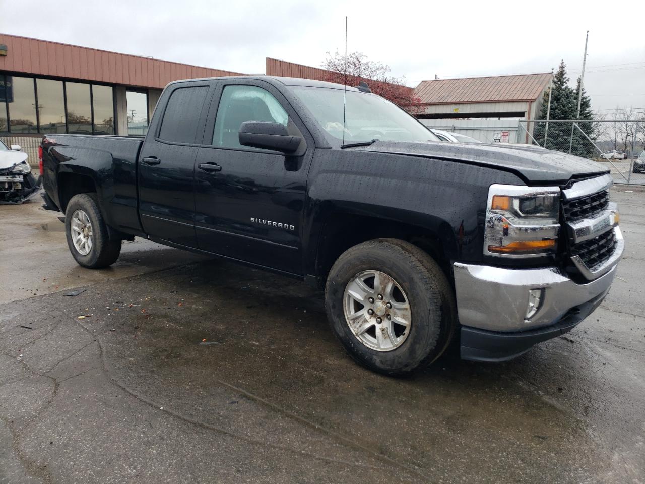 2016 Chevrolet Silverado - Image 4