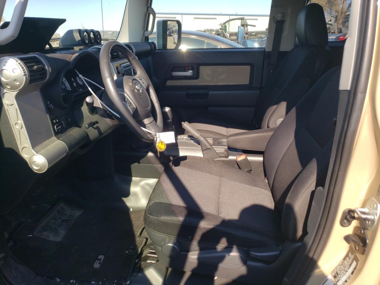 2012 Toyota FJ Cruiser - Image 7