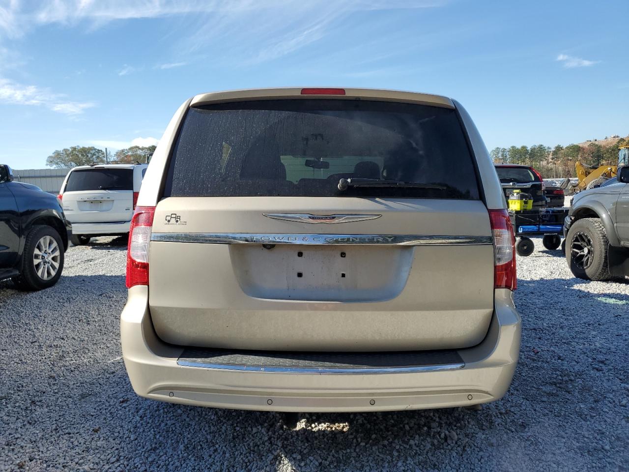 2014 Chrysler Town & Country - Image 6