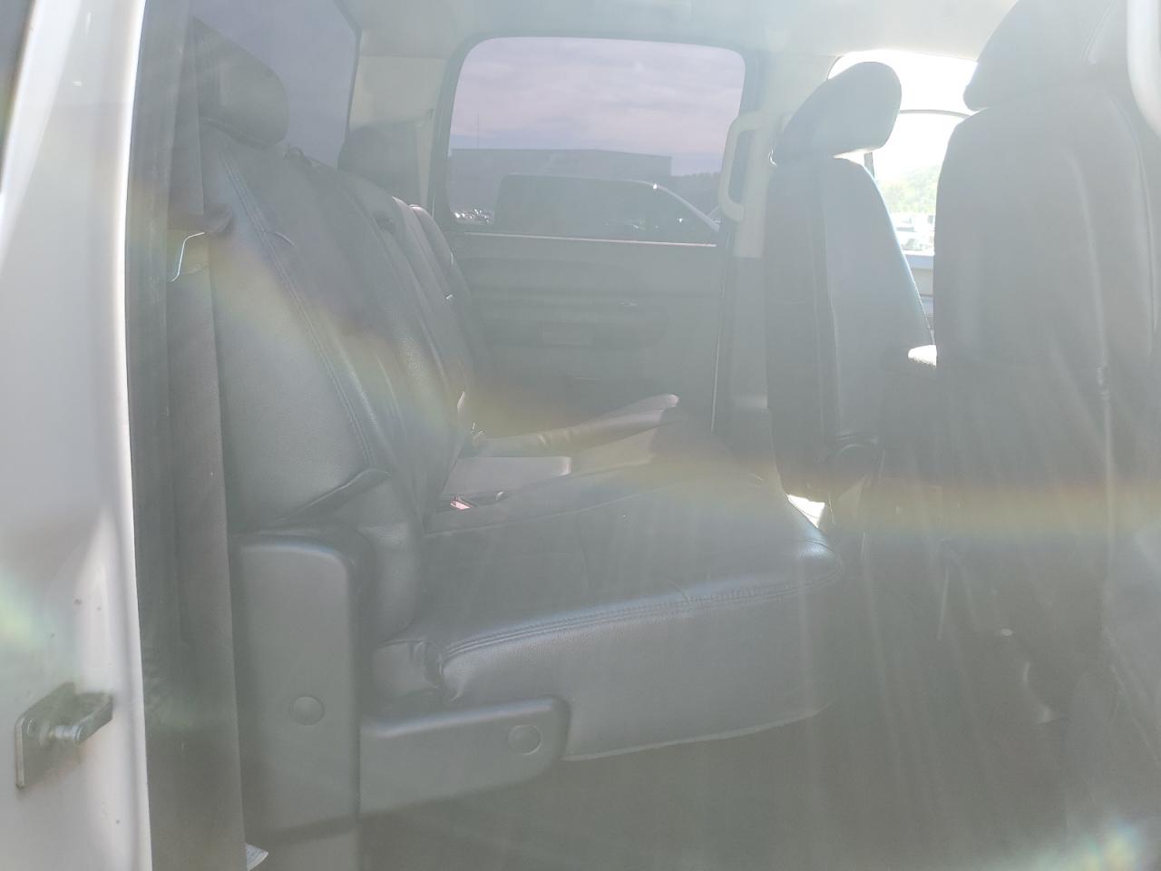 2012 Chevrolet Silverado - Image 10