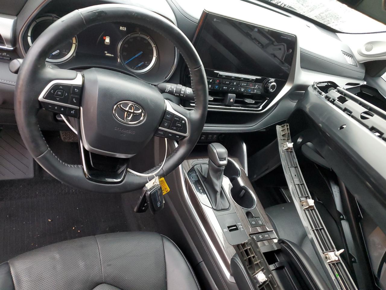 2022 Toyota Highlander - Image 8