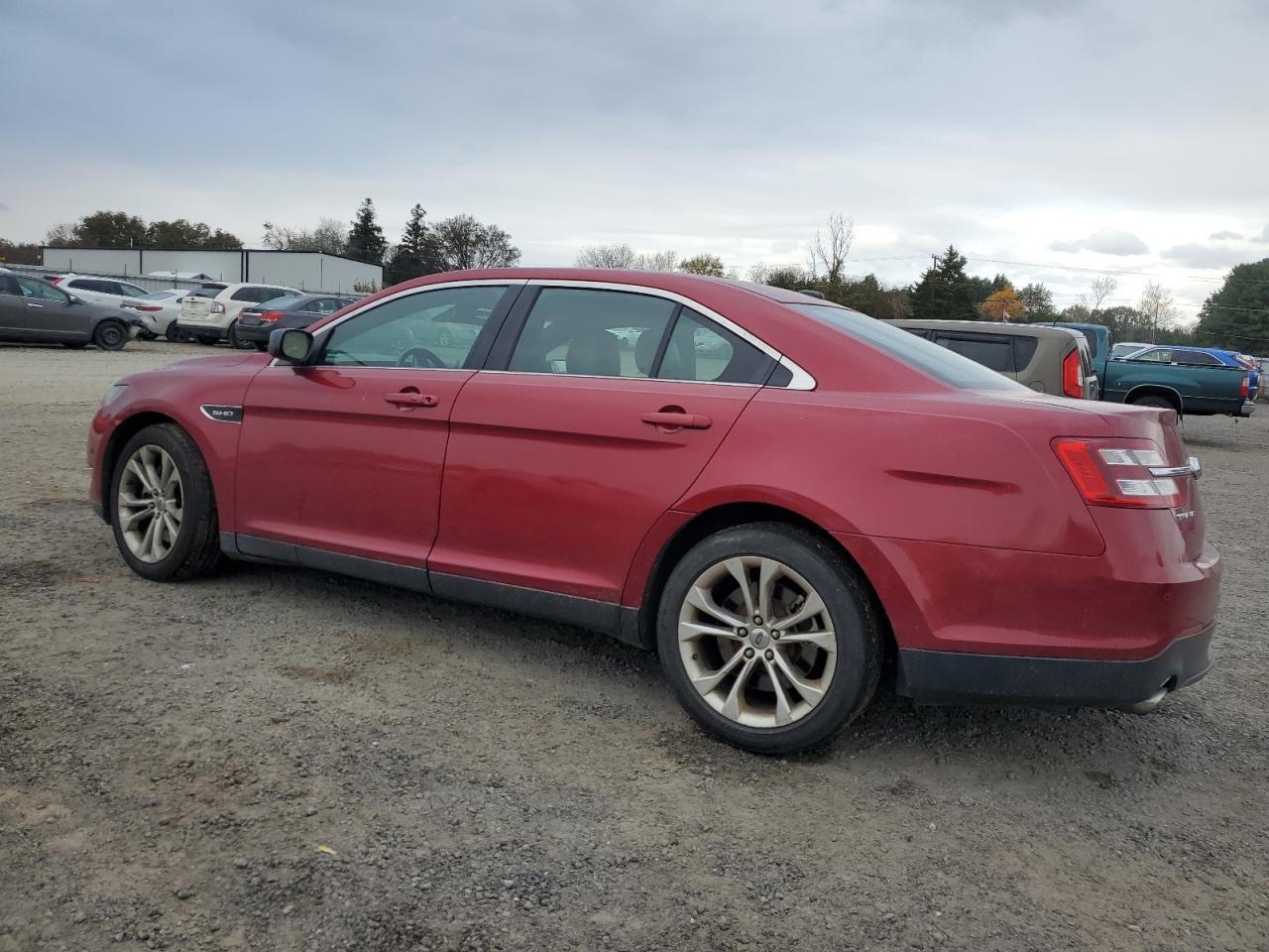 2013 Ford Taurus - Image 2