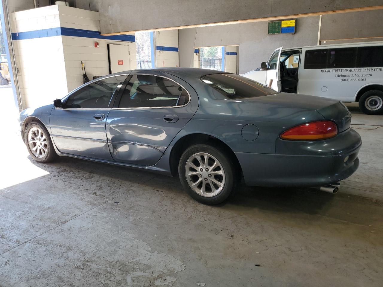 2000 Chrysler LHS - Image 2
