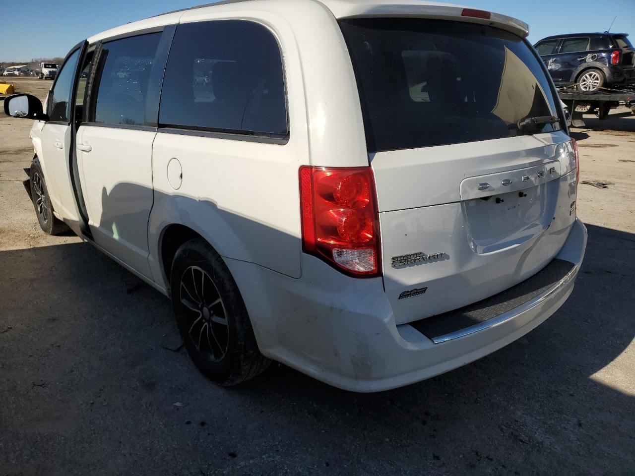 VIN 2C4RDGEG4JR146578 2018 DODGE CARAVAN no.2