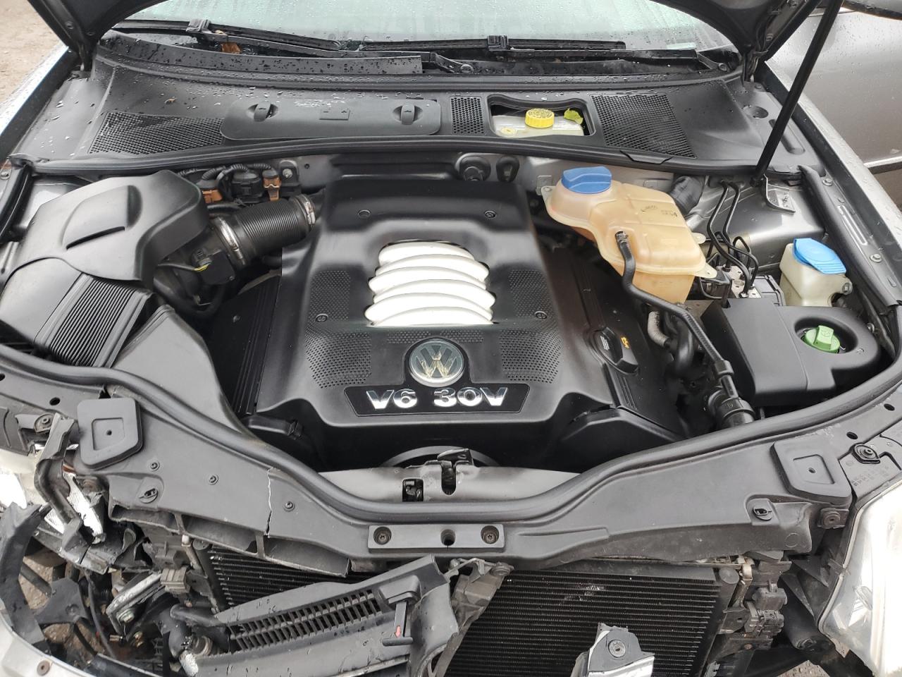 2003 Volkswagen Passat - Image 13