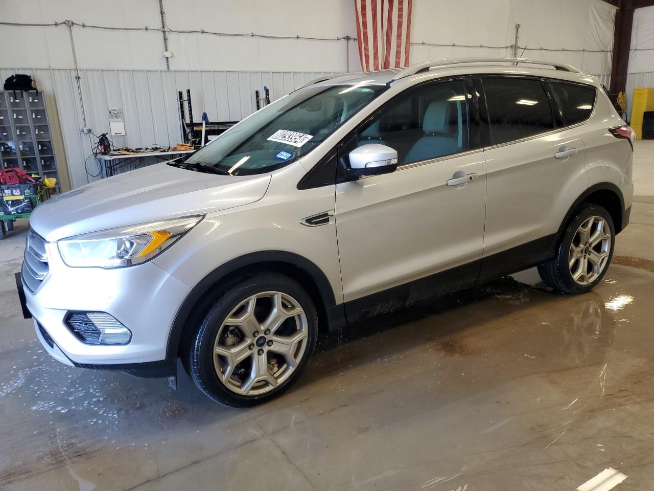 VIN 1FMCU0J97HUE94047 2017 FORD ESCAPE no.1