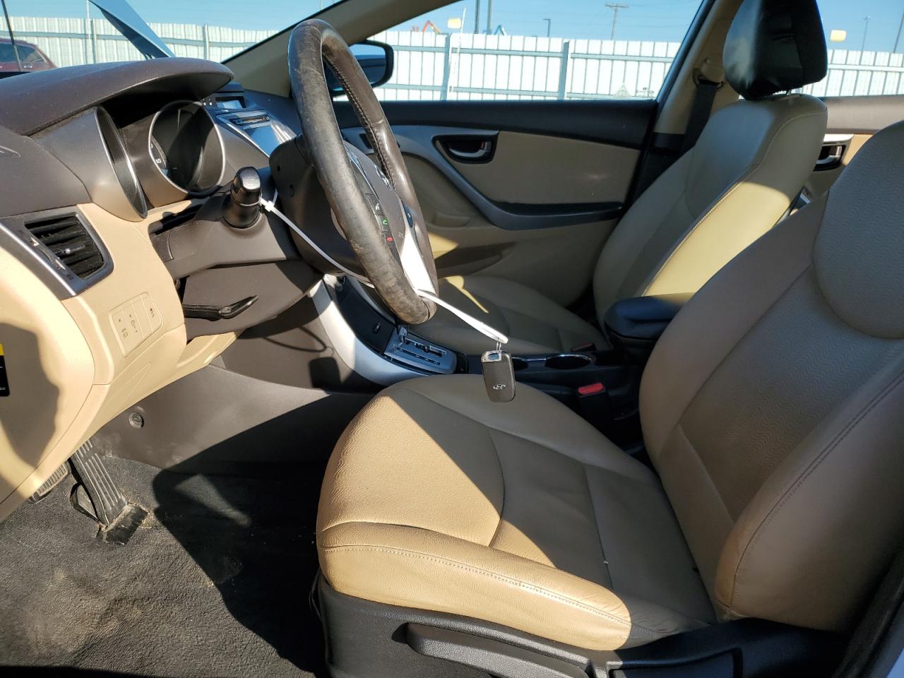 2012 Hyundai Elantra - Image 7