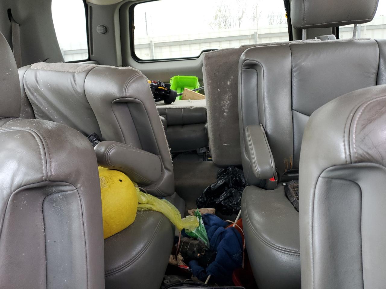 2005 GMC Yukon - Image 10