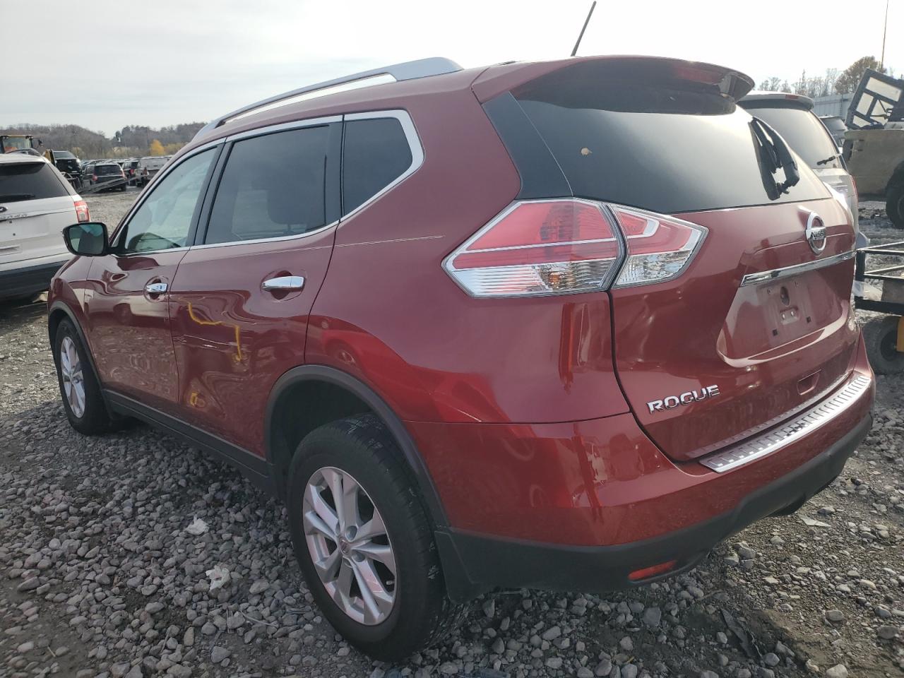 2015 Nissan Rogue - Image 2
