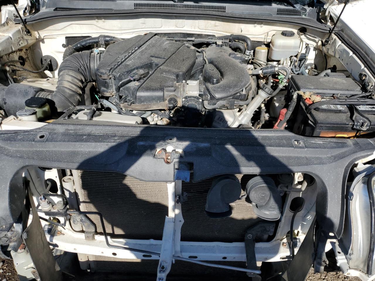 2005 Toyota 4Runner - Image 12