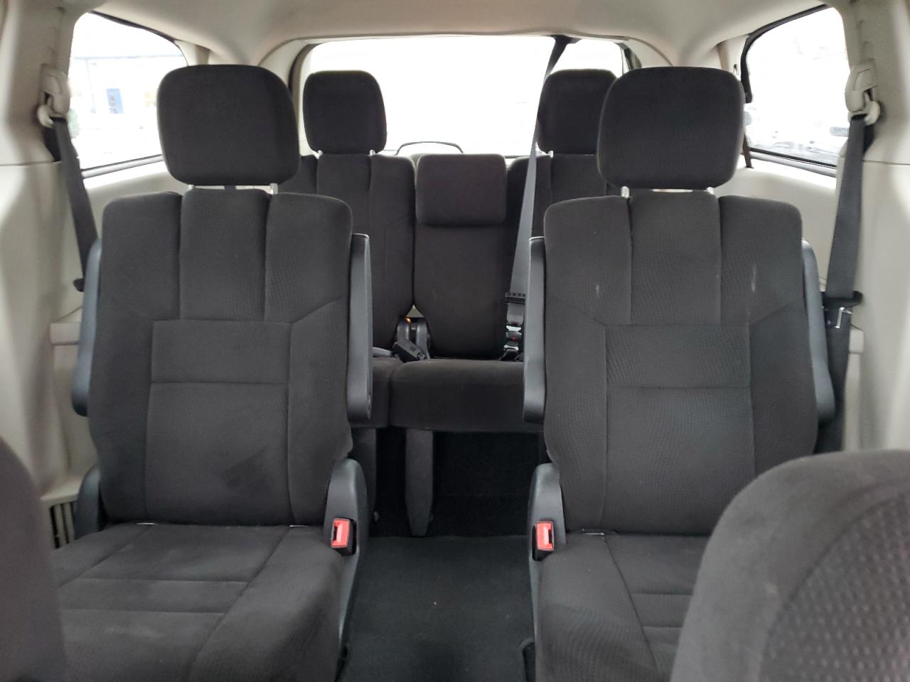 2012 Dodge Caravan - Image 10