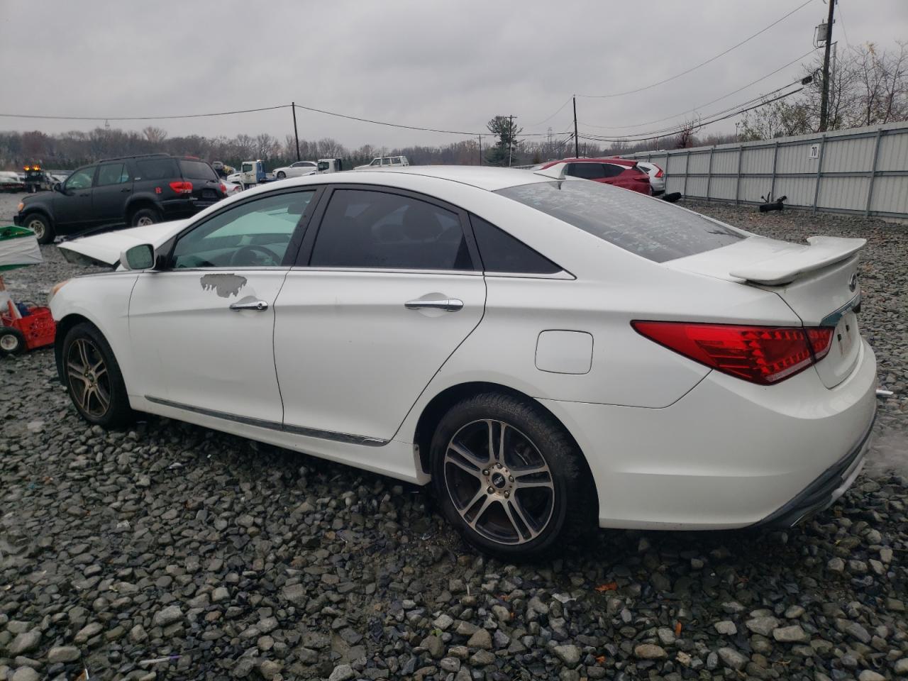 2011 Hyundai Sonata - Image 2