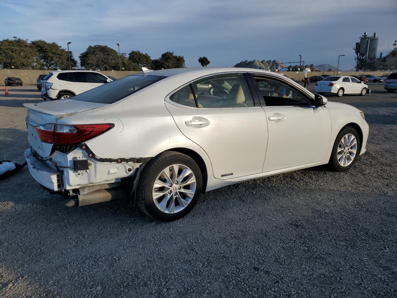 VIN JTHBW1GG0D2022086 2013 LEXUS ES300 no.3