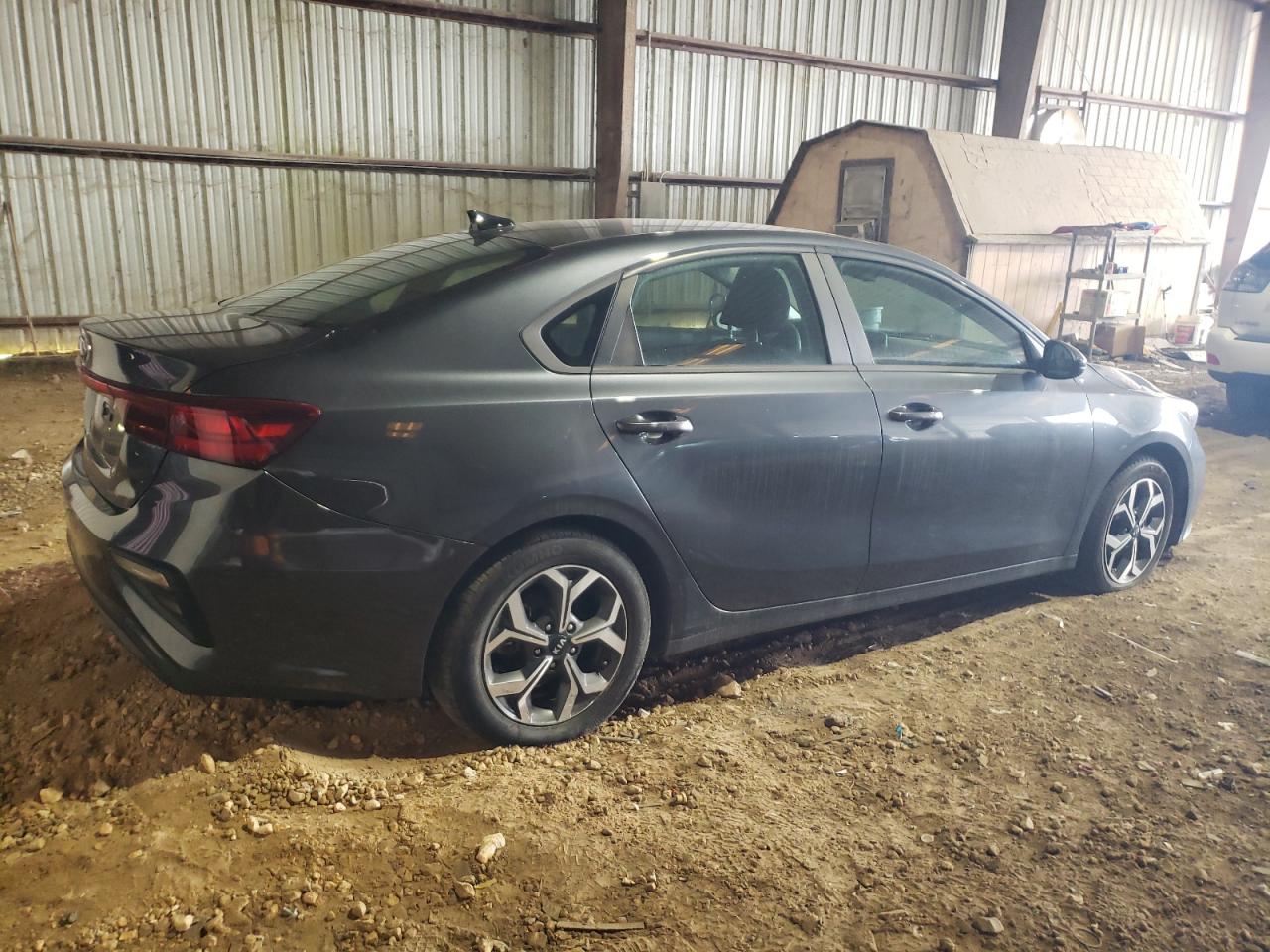 2021 Kia Forte - Image 3
