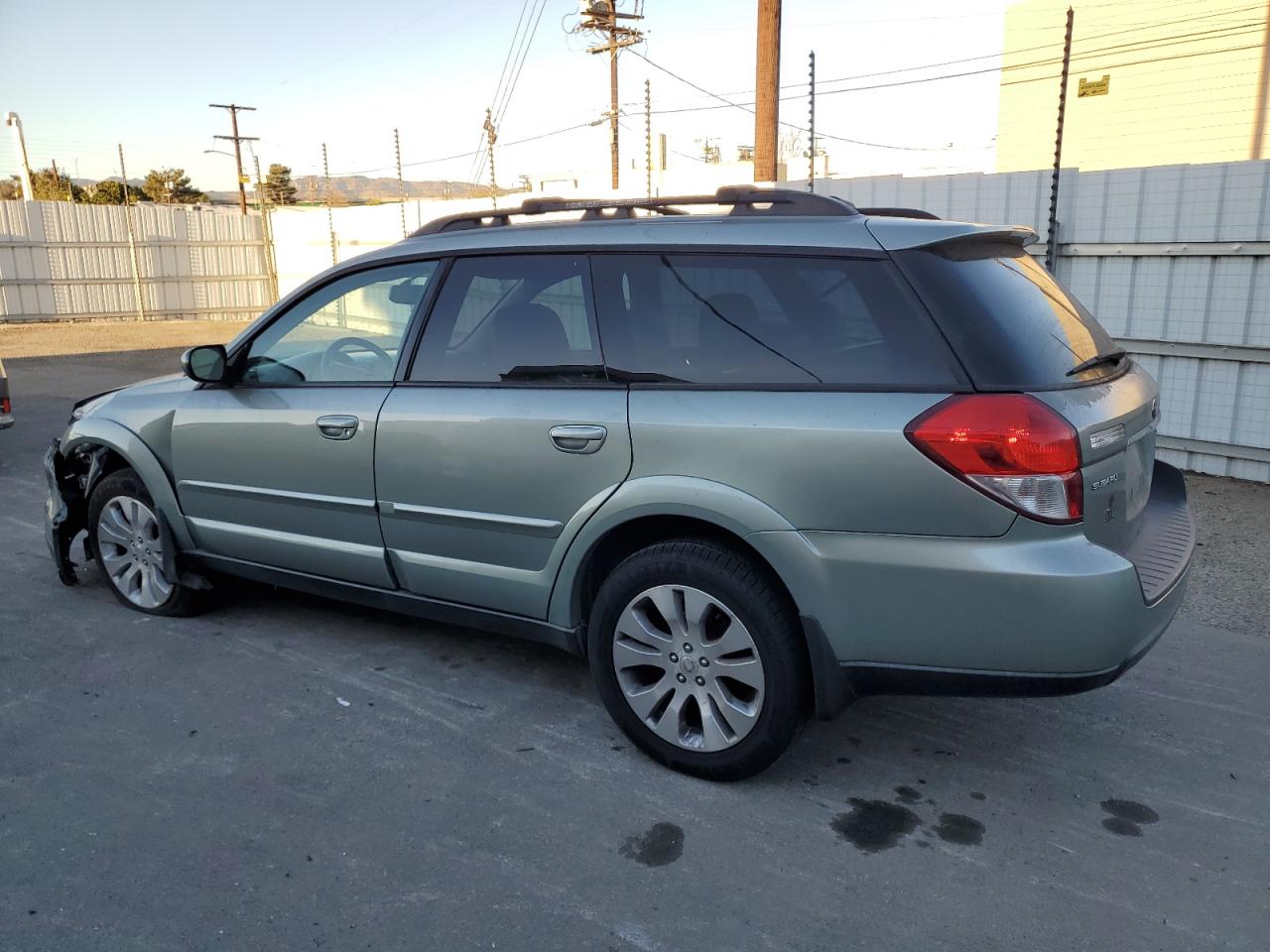 2009 Subaru Outback - Image 2