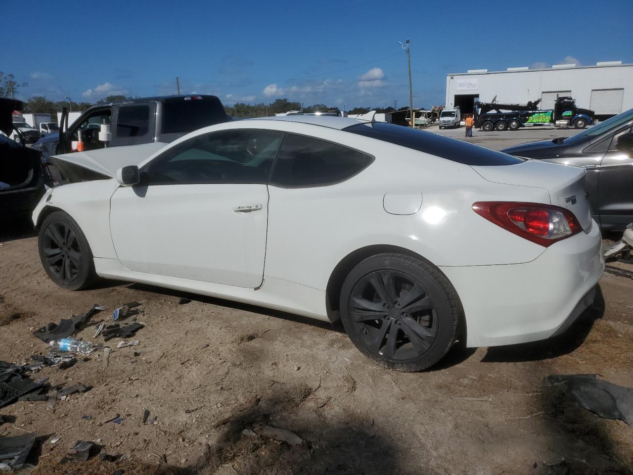 2012 Hyundai Genesis - Image 2