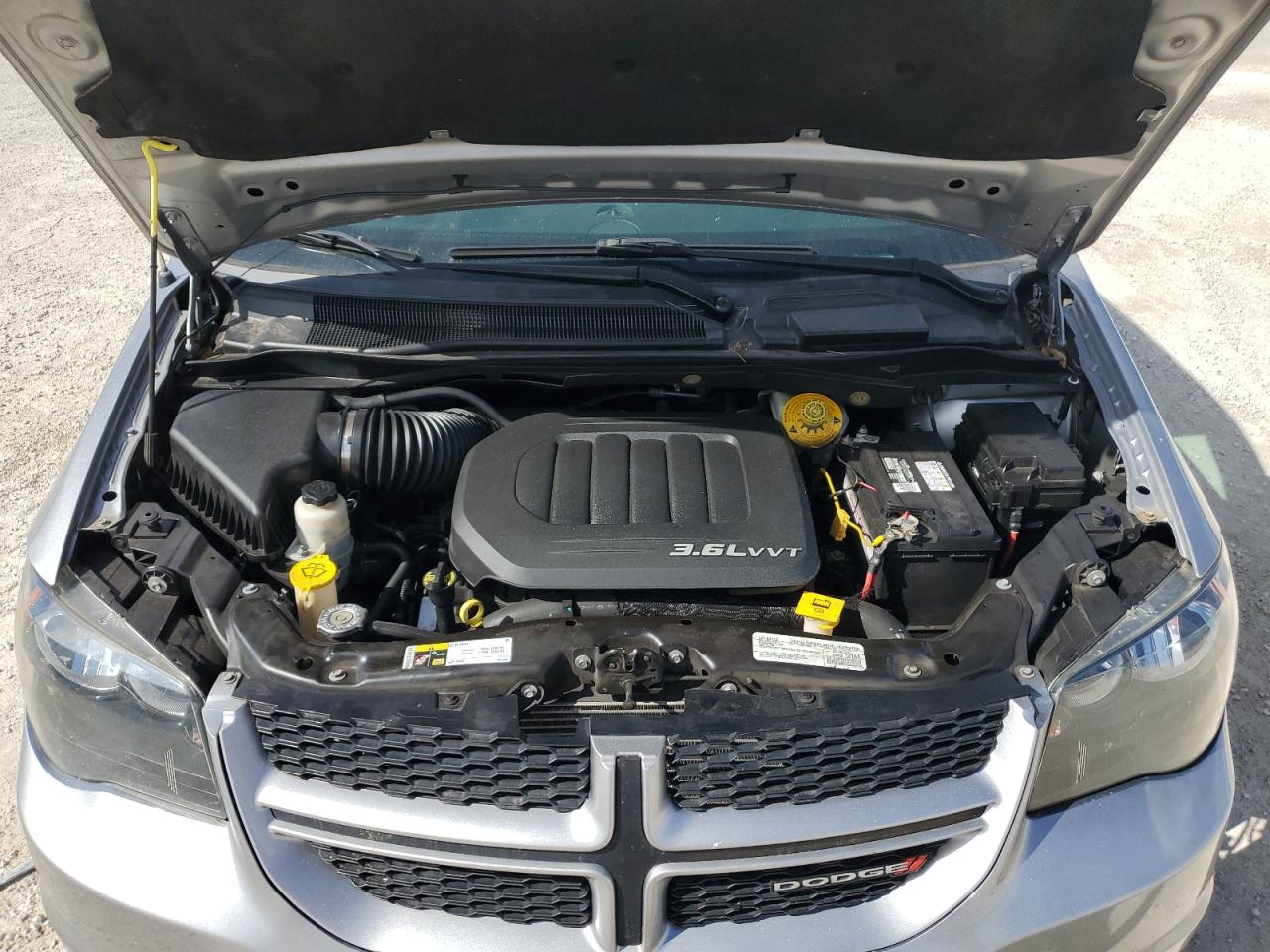 2018 Dodge Caravan - Image 12