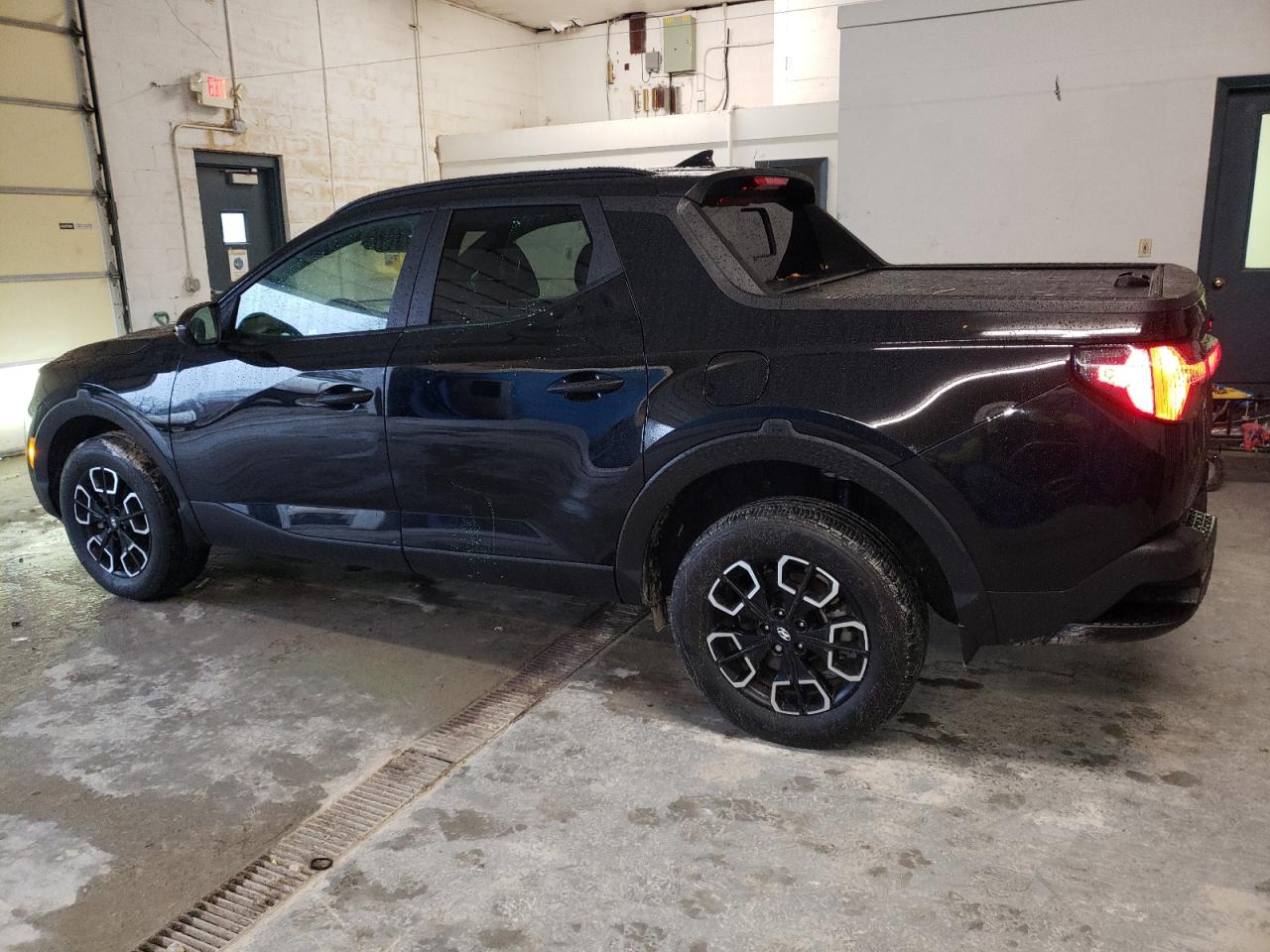 2024 Hyundai Santa Cruz - Image 2