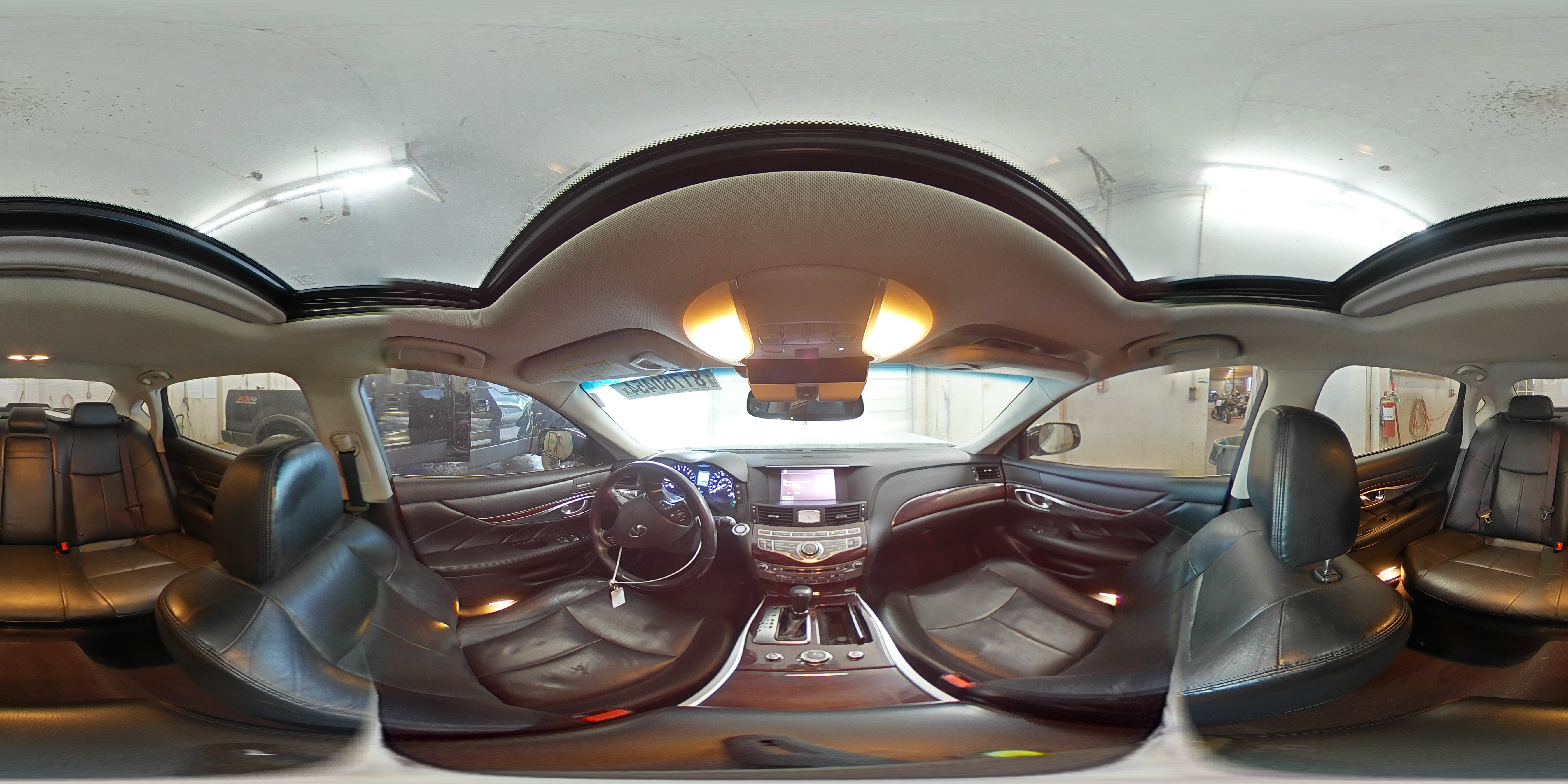 2017 Infiniti Q70 - Image 14