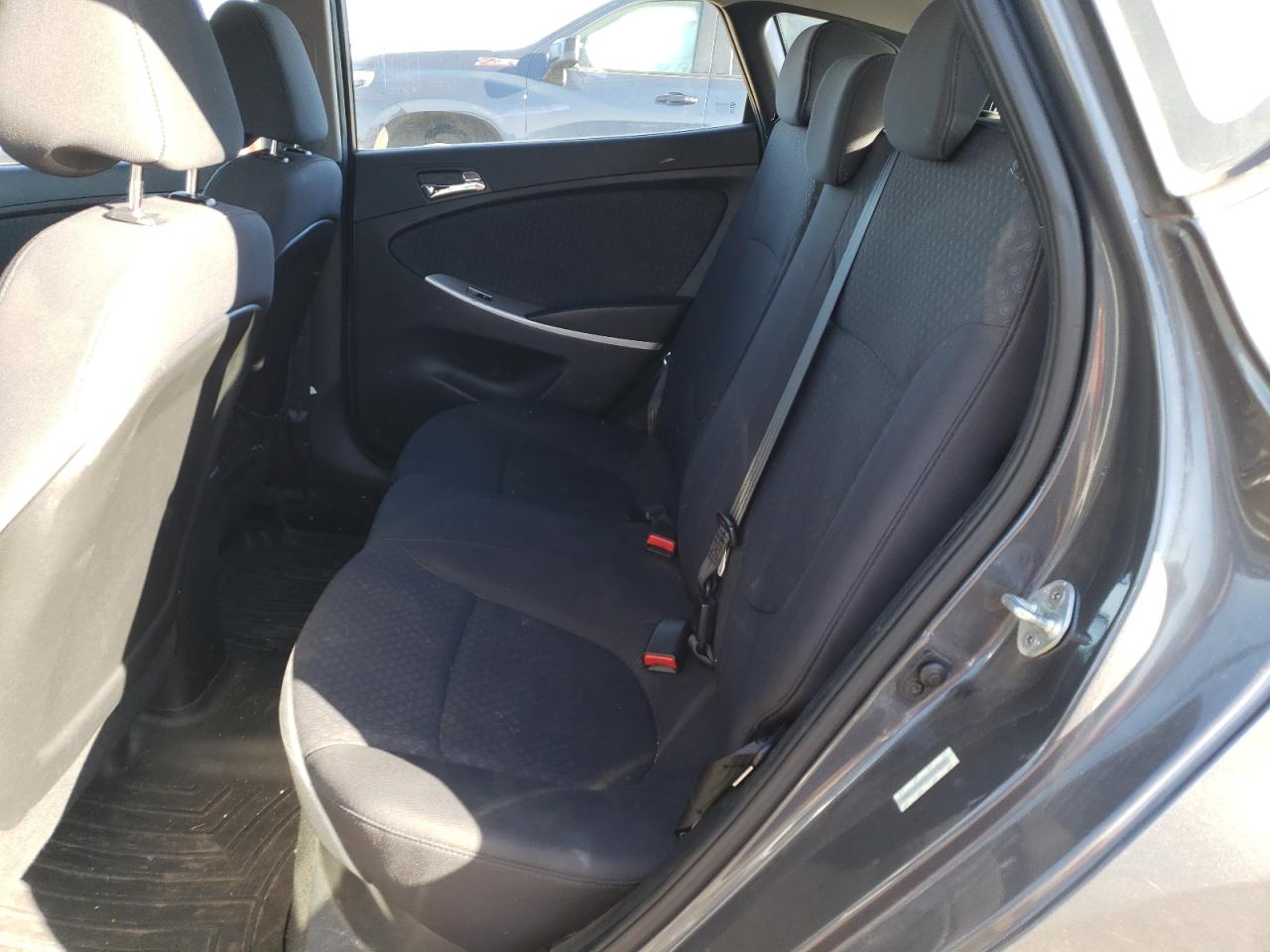 2013 Hyundai Accent - Image 10