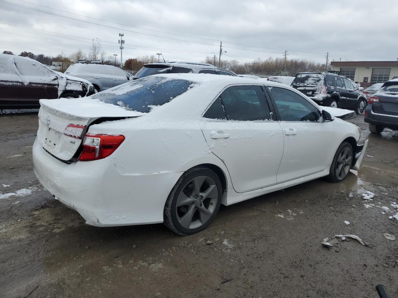 2014 Toyota Camry - Image 3