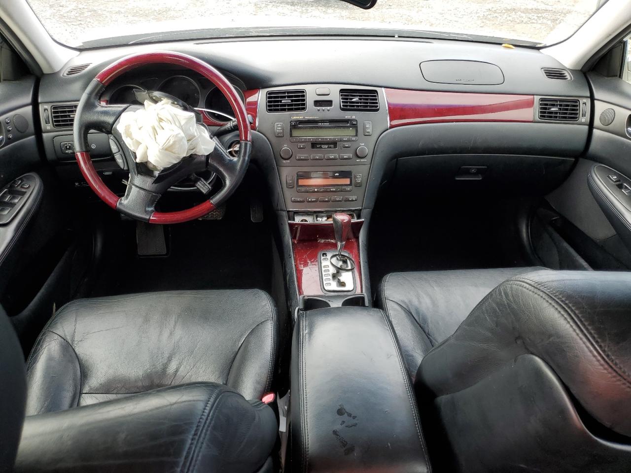 2004 Lexus ES - Image 8