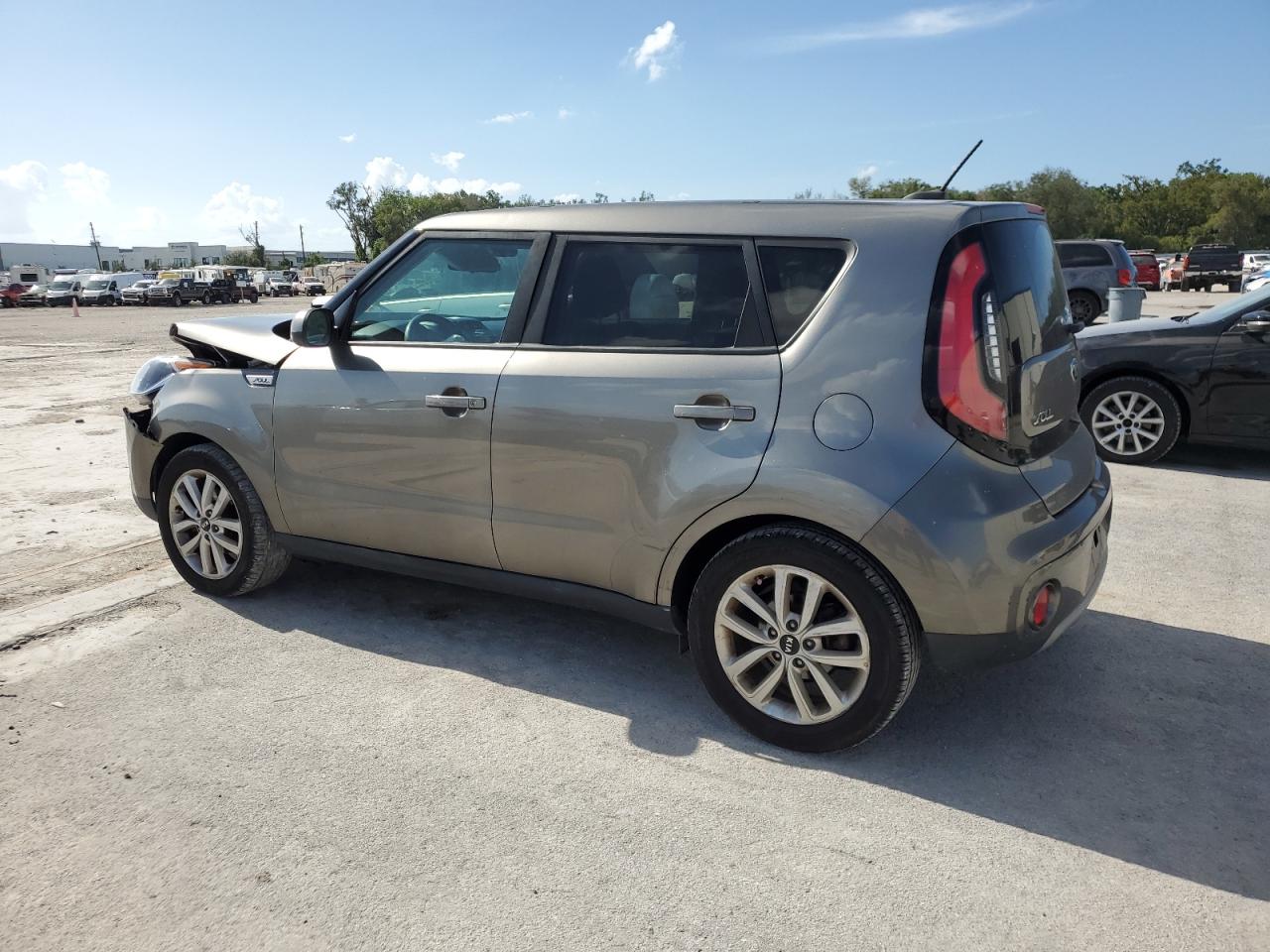 2019 Kia Soul - Image 2