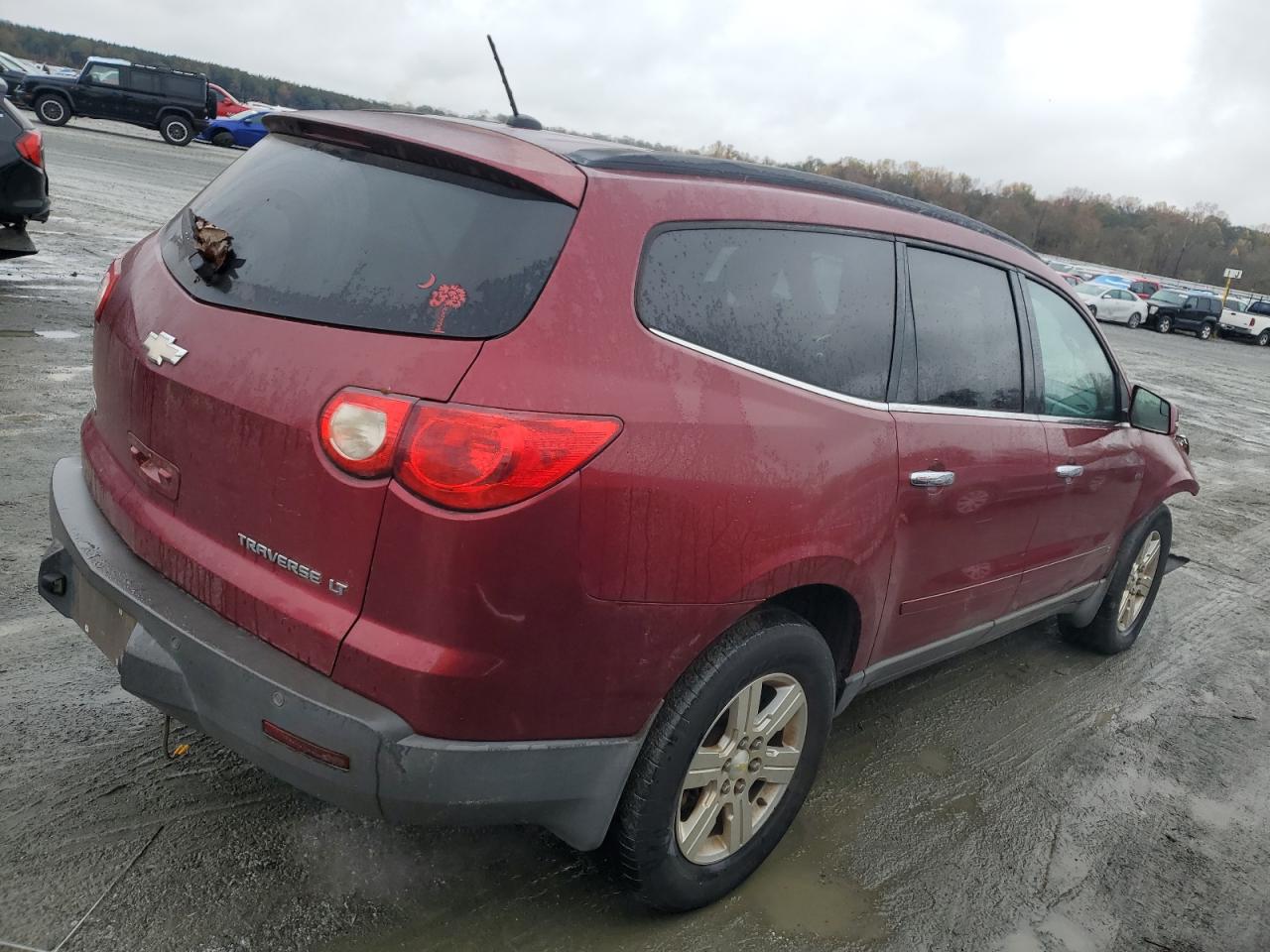 2010 Chevrolet Traverse - Image 3