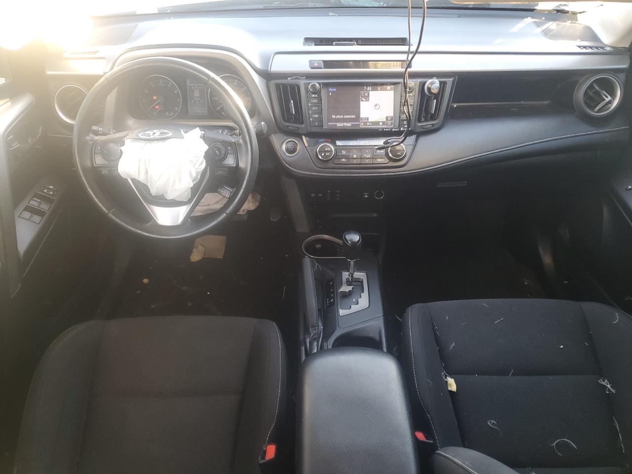 2018 Toyota RAV 4 - Image 8