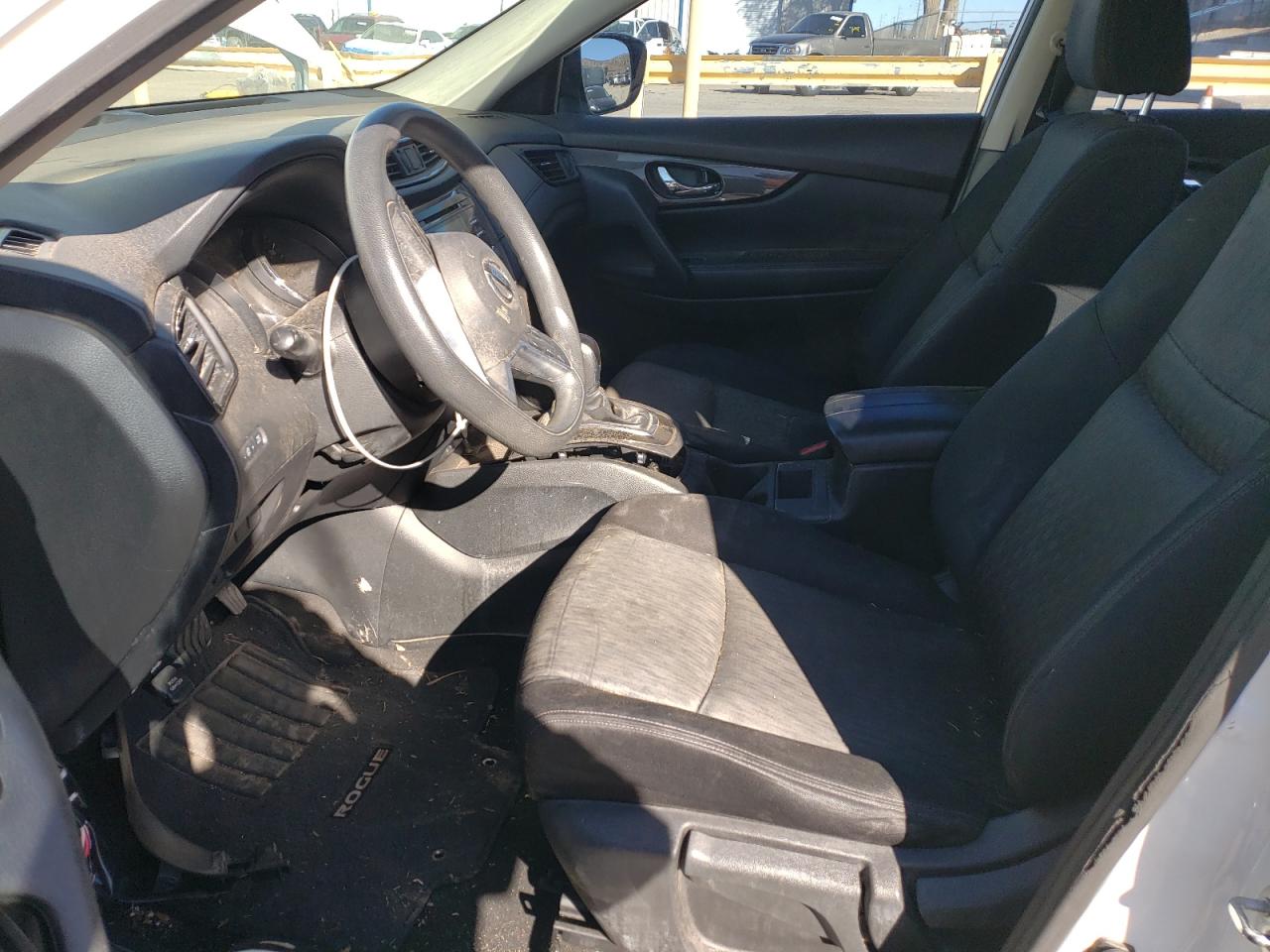 2017 Nissan Rogue - Image 7