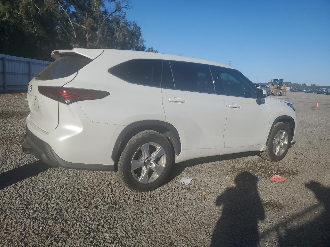 2022 Toyota Highlander - Image 3