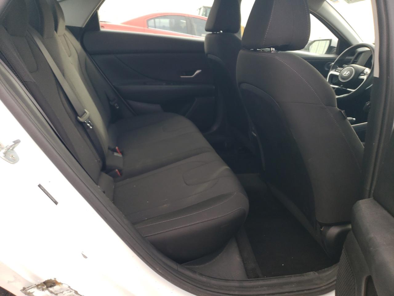 2021 Hyundai Elantra - Image 11