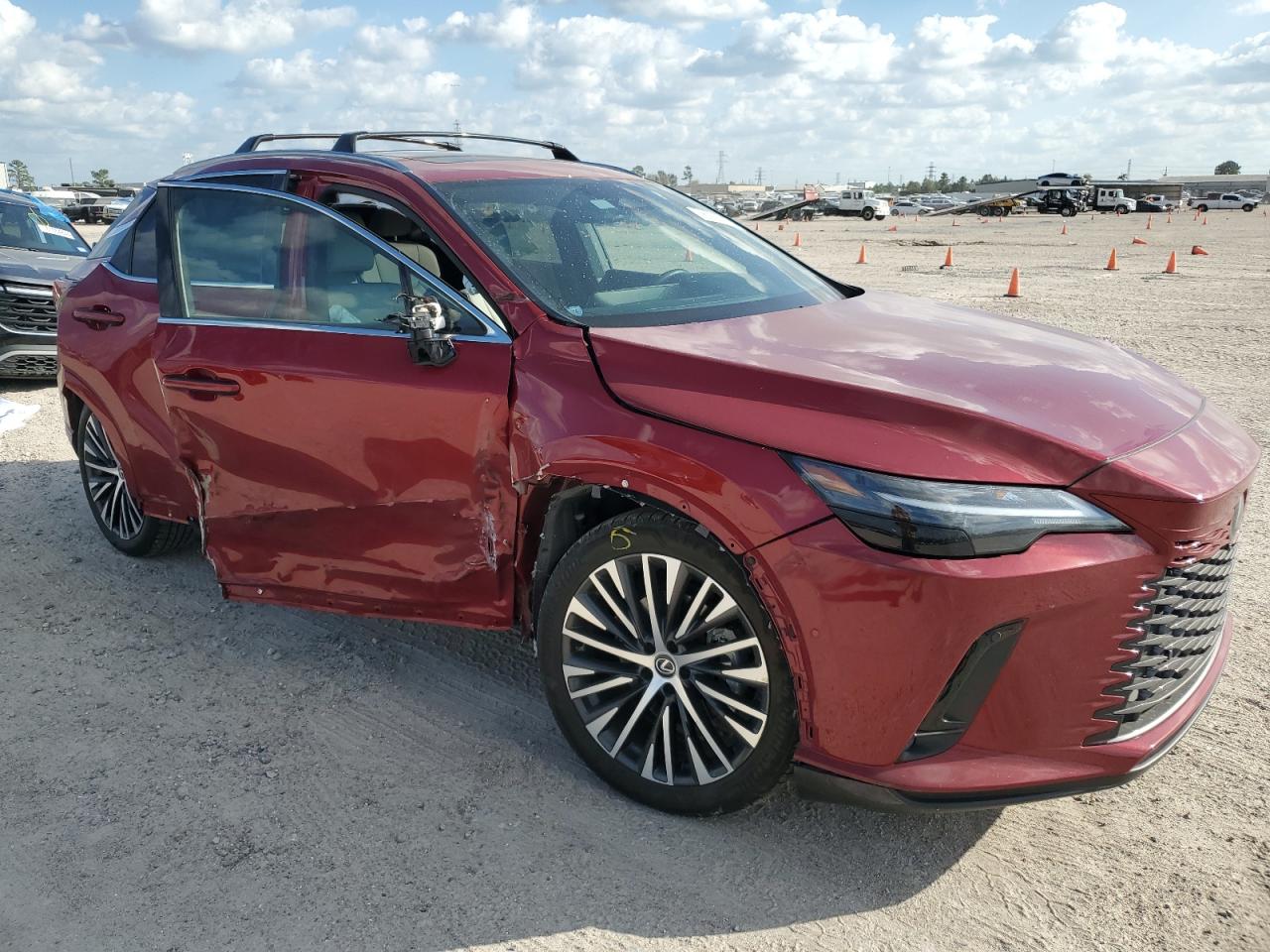 2023 Lexus RX - Image 4