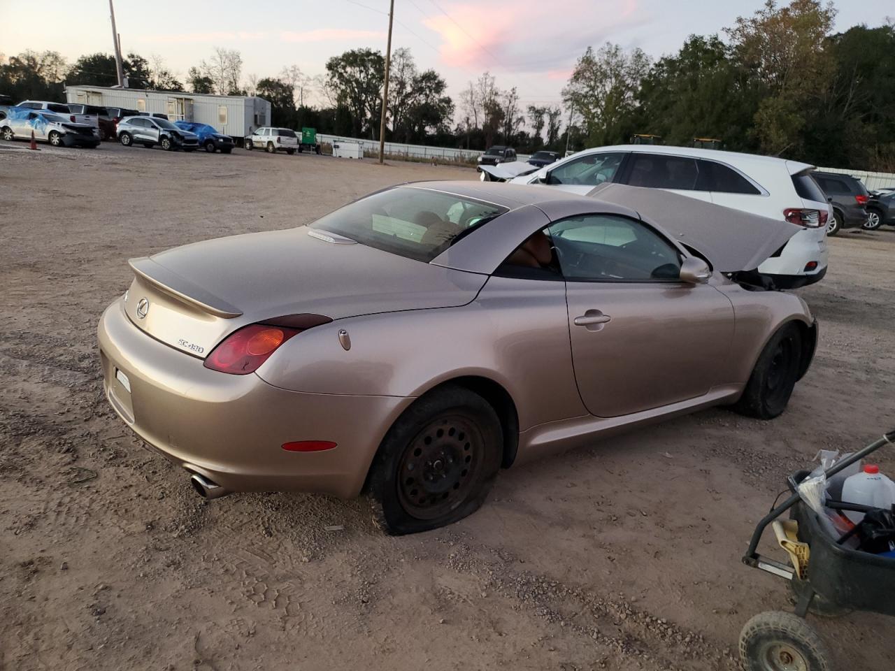 2004 Lexus SC - Image 3