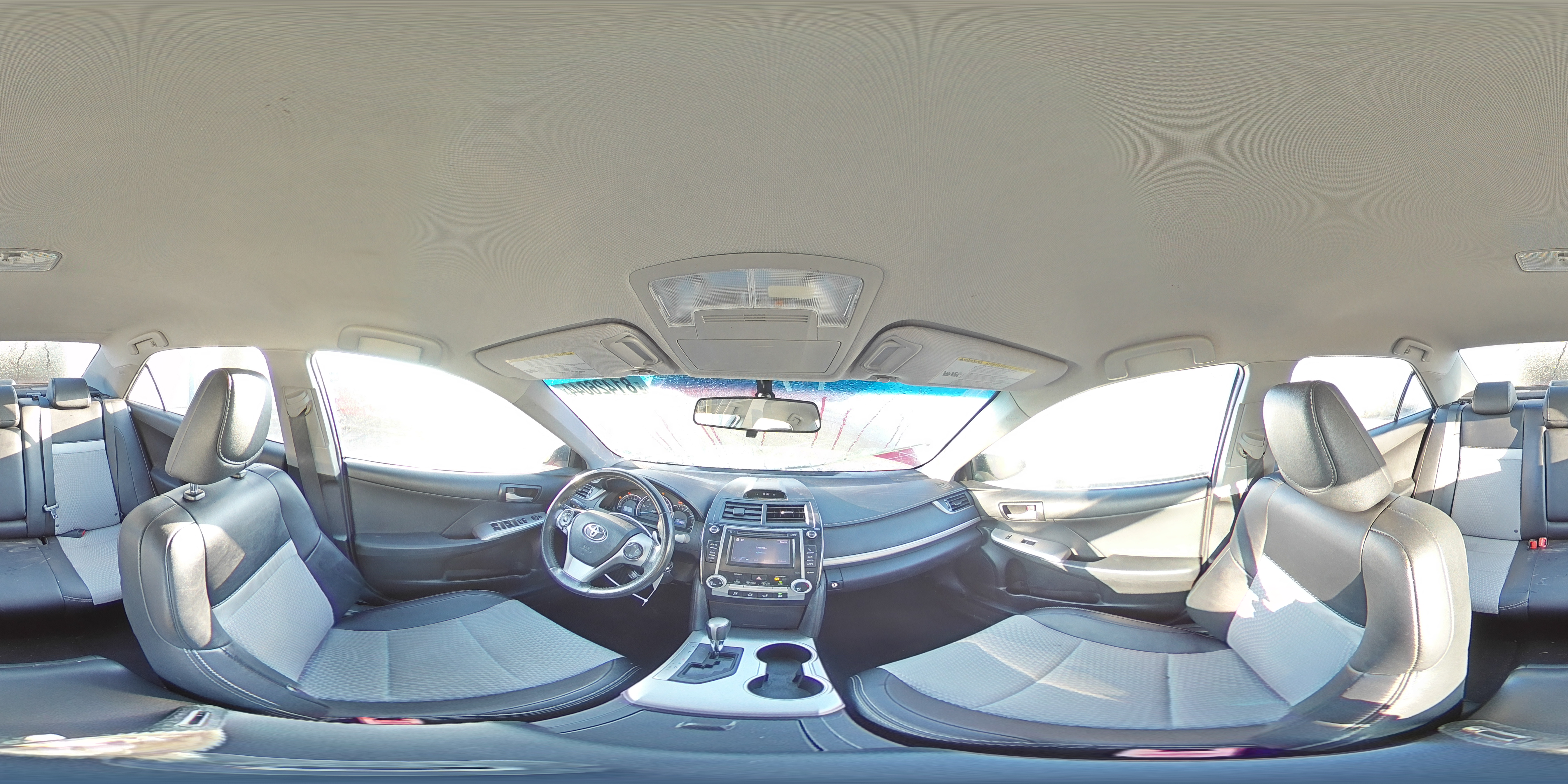 2013 Toyota Camry - Image 12