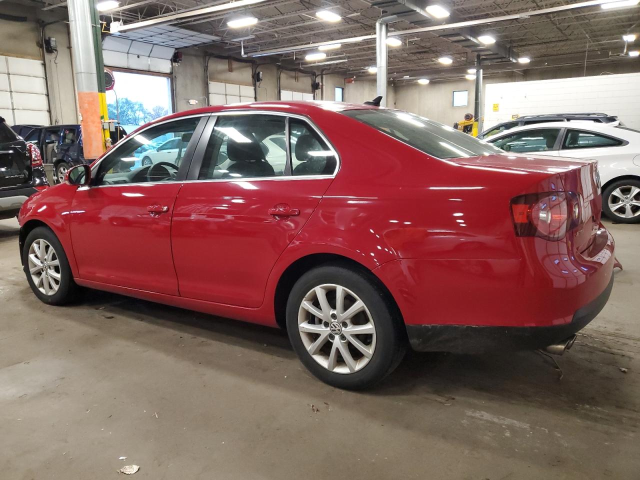 2010 Volkswagen Jetta - Image 2