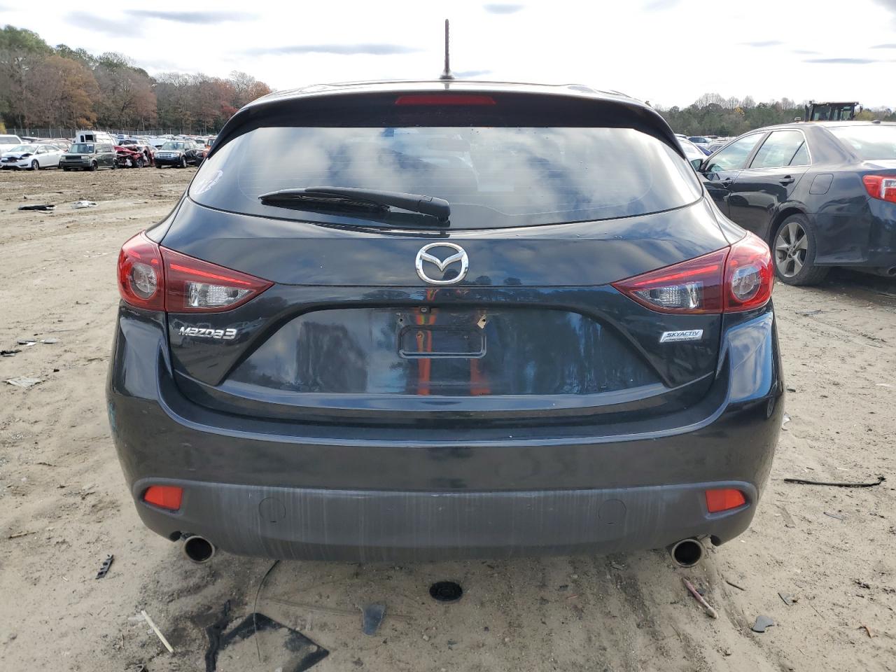 2015 Mazda 3 - Image 6